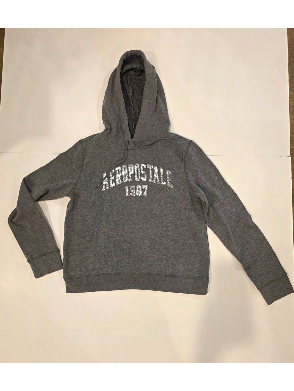 Aeropostale Women's Gray Pullover Size Medium Long Sleeve